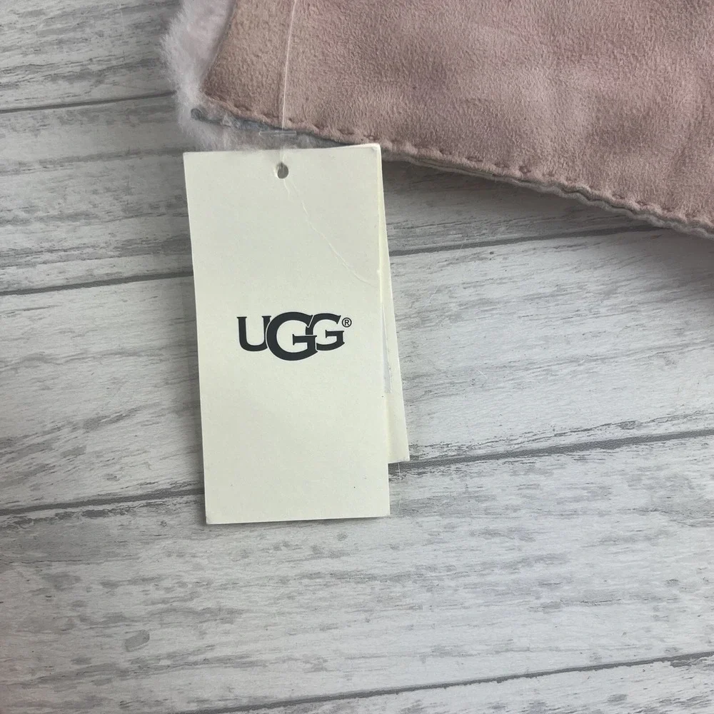 Ugg‎ Womens Gloves Exposed Sheepskin Pink Cloud Size Small